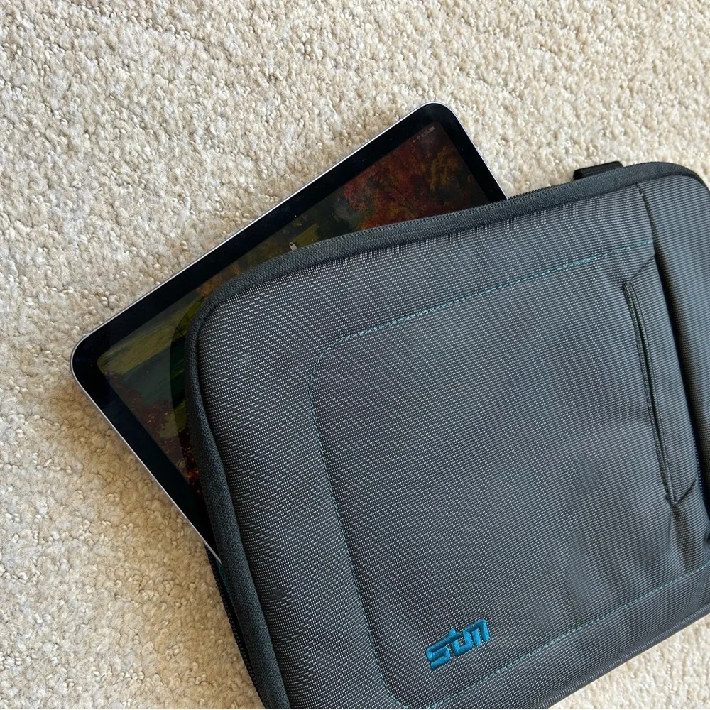 STM Padded Carry Sleeve for tablet SUPER FAST SHIPPING